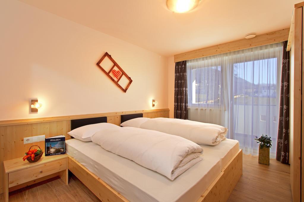 Ferienwohnung Stiflerhof Pfalzen Zimmer foto