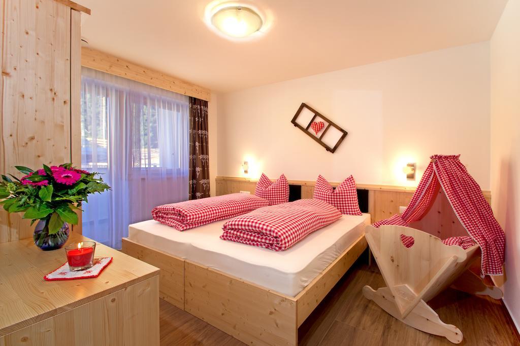 Ferienwohnung Stiflerhof Pfalzen Zimmer foto